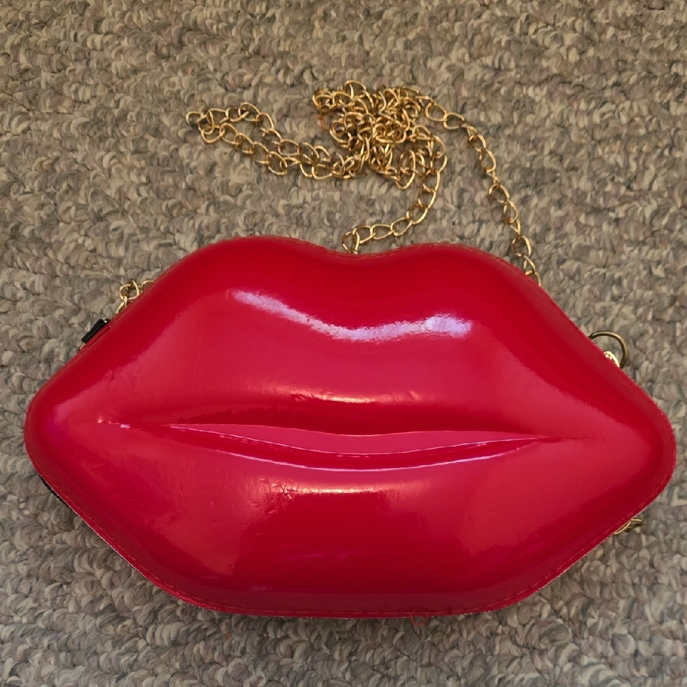 Red Lip-Shaped Women's Bag